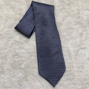 Luciano Brunelli Men's Blue Grey Serpentine Stripes Pattern 100% Silk Tie